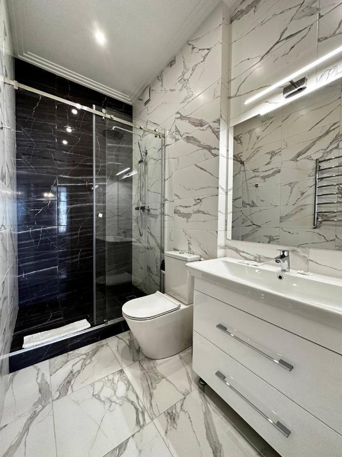 Sea Symphony 3-Bedrooms Lux Apartment Odessa Exteriör bild